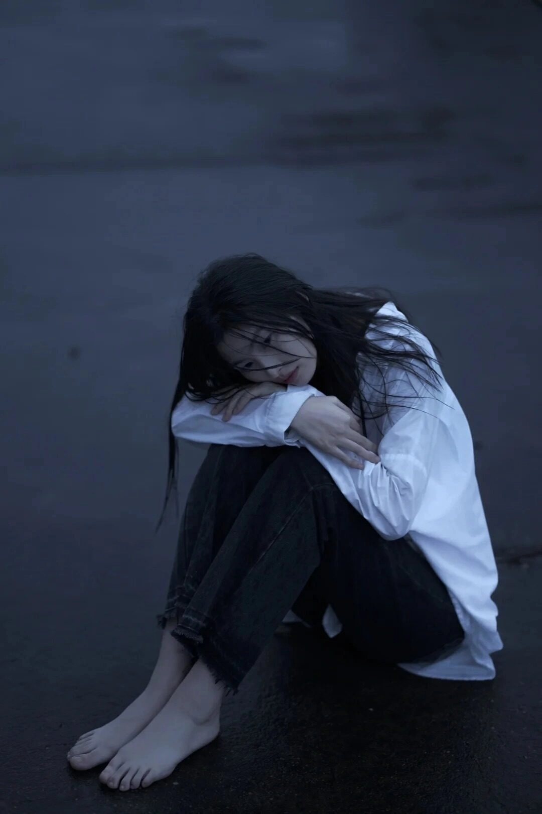 Có những nỗi buồn không tên, chỉ có thể ôm vào lòng…