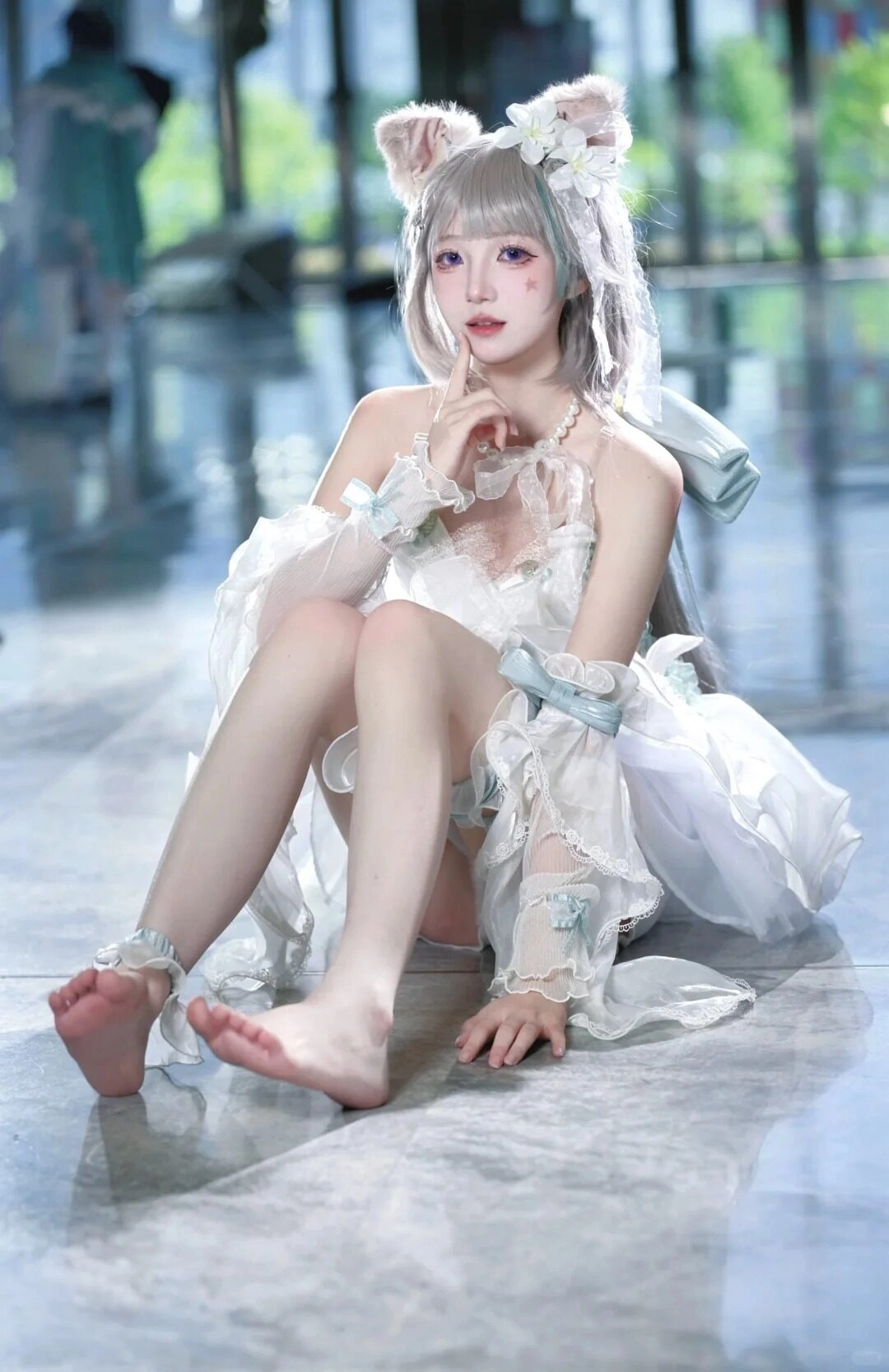 Sự kết hợp hoàn hảo giữa vẻ đáng yêu và phong cách thời trang anime ấn tượng.