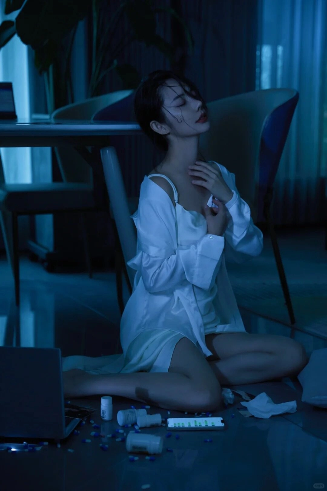 Mỗi đêm là một lần đấu tranh với chính những suy nghĩ trong đầu!