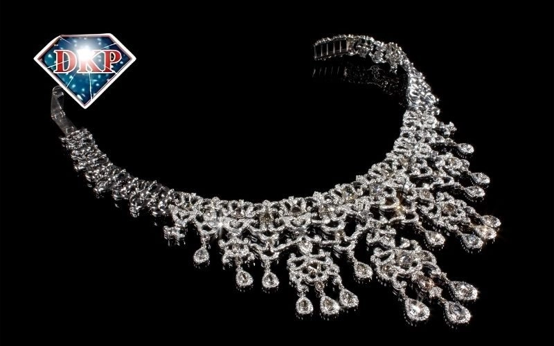 Dây chuyền kim cương: Mẫu thiết kế sang trọng, đẳng cấp