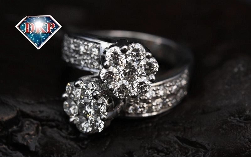 Nhẫn kim cương halo