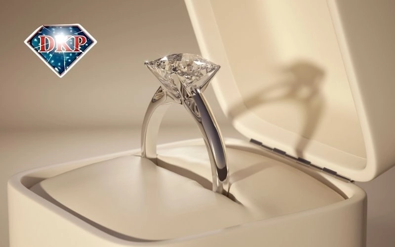 Nhẫn kim cương pave